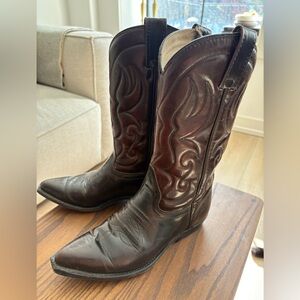 Vintage women’s cowboy boots